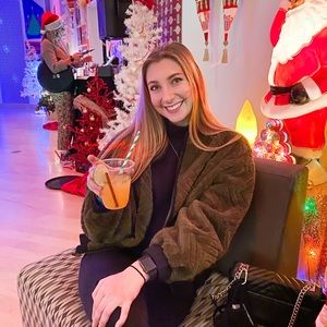 Meet your Posher, Lauren